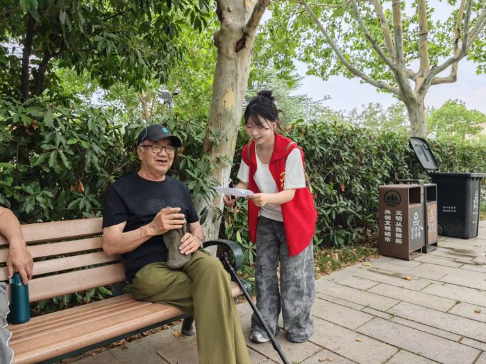 ഺ֮ KW(xu)W(xu)_չڽ(hu)(sh)`v(dng)