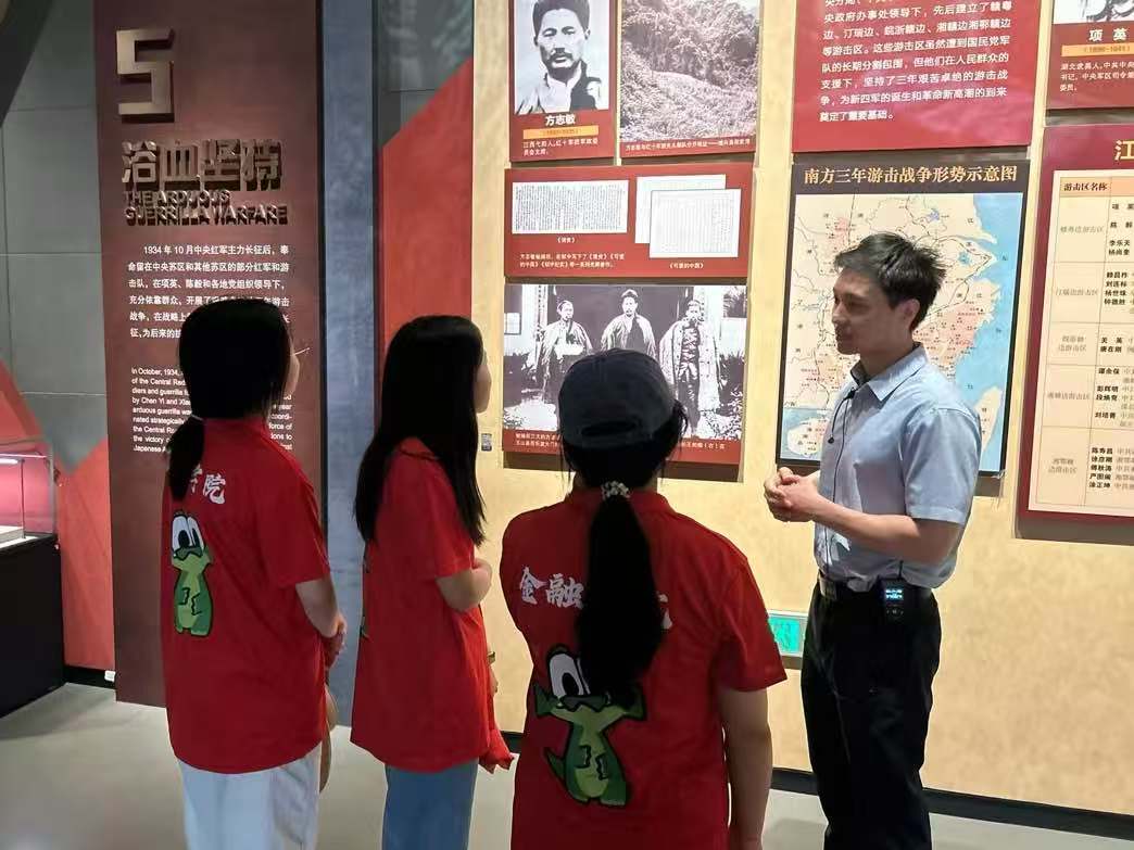 ׷ݼtɫ֮Դ(jin)سʹؔ(ci)W(xu)ӸM̽L(fng)Ї(gu)tɫڰl(f)Դء